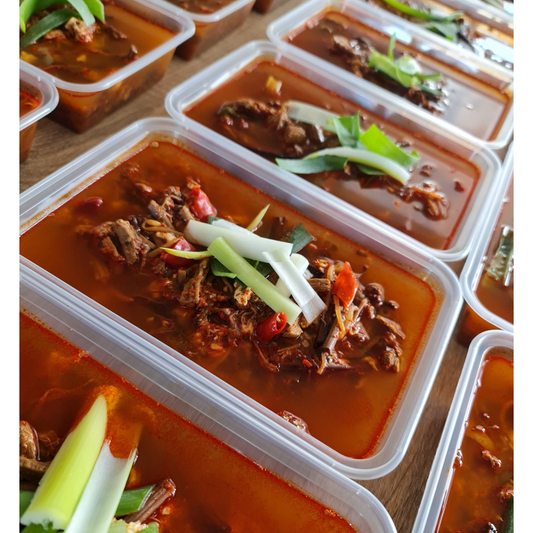 Spicy beef soup (육개장)
